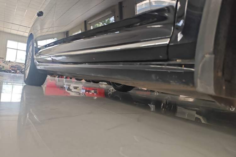 Used Volkswagen Passat 2019 330TSI Elite Edition China VI Right Side Sill