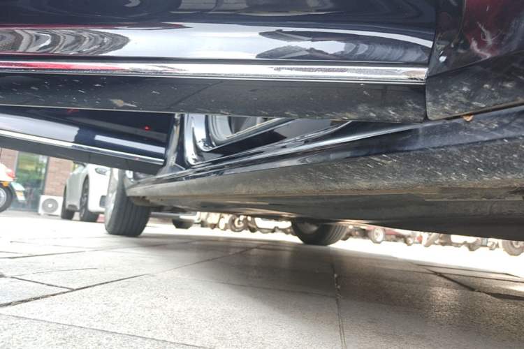 Used Volkswagen Passat 2019 330TSI Elite Edition China VI Right Side Sill