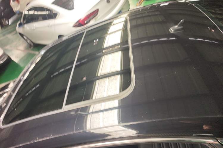 Used Volkswagen Passat 2019 330TSI Elite Edition China VI Roof