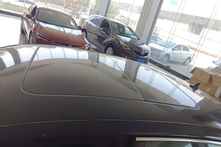 Used Volkswagen Passat 2019 330TSI Luxury Edition China VI Standard Roof