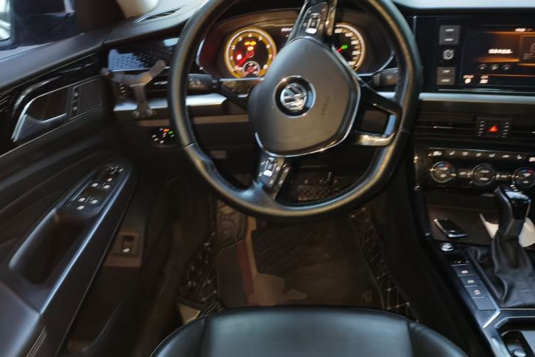 Used Volkswagen Passat 2019 330TSI Elite Edition China VI Steering Wheel