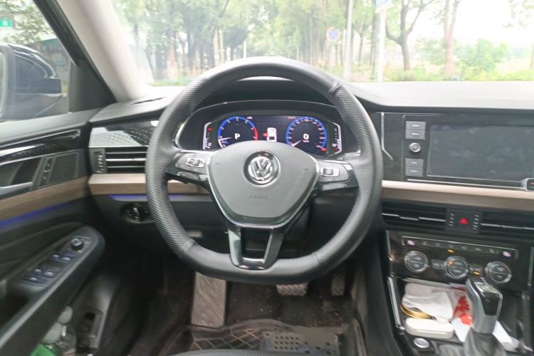 Used Volkswagen Passat 2019 330TSI Luxury Edition China VI Standard Steering Wheel
