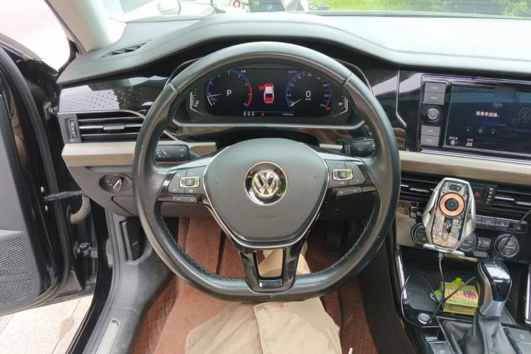 Used Volkswagen Passat 2019 330TSI Luxury Edition China VI Standard Steering Wheel