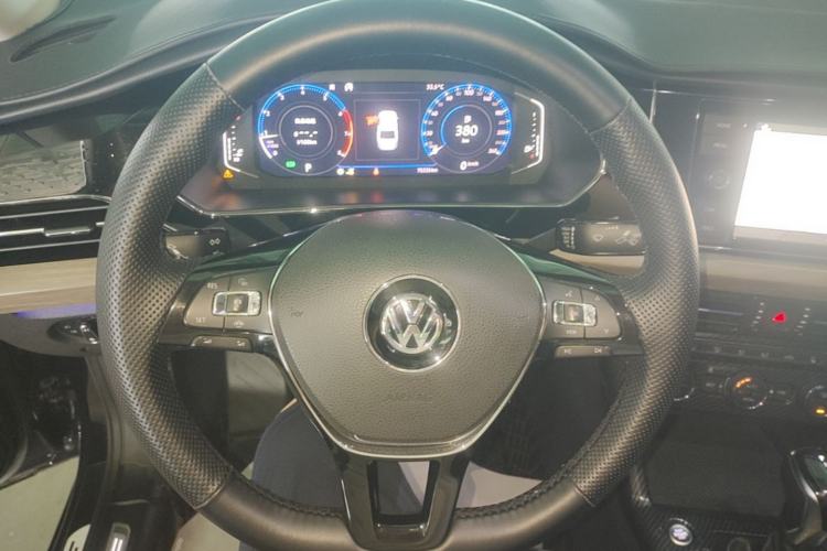 Used Volkswagen Passat 2019 330TSI Luxury Edition China VI Standard Steering Wheel