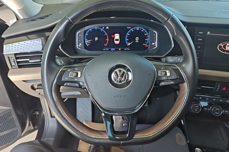 Used Volkswagen Passat 2019 330TSI Prestige Edition China VI Standard Steering Wheel