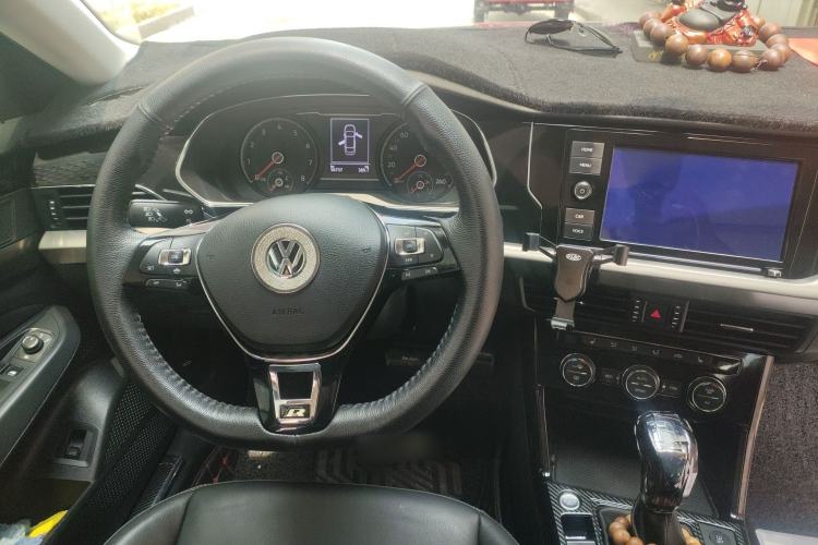 Used Volkswagen Passat 2019 330TSI Elite Edition China VI Steering Wheel