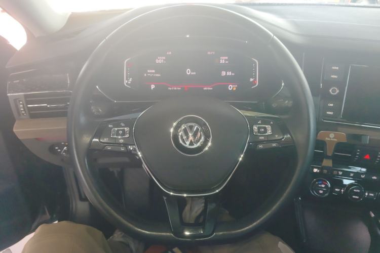 Used Volkswagen Passat 2019 330TSI Luxury Edition China VI Standard Steering Wheel