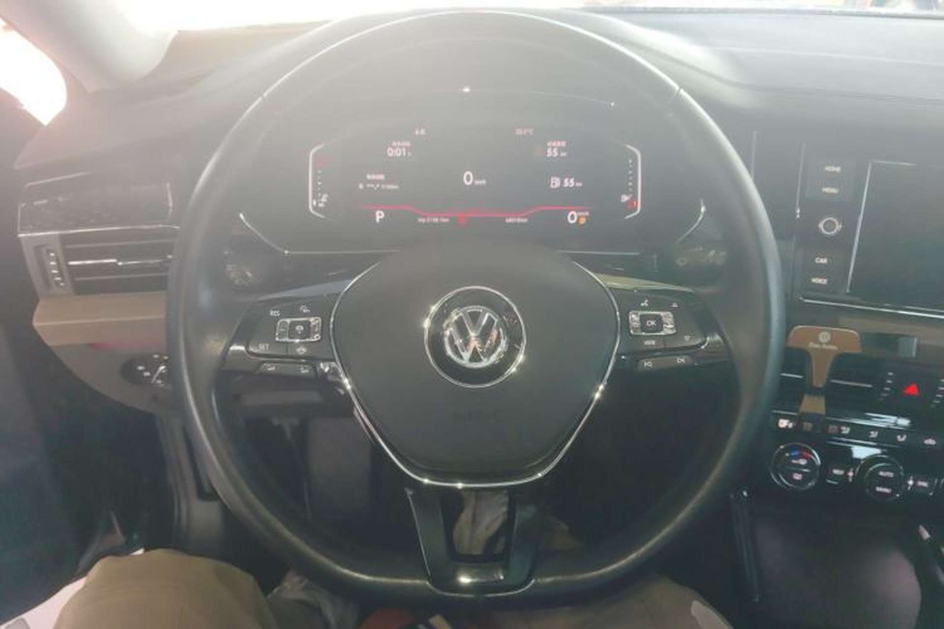 Used Volkswagen Passat 2019 330TSI Luxury Edition China VI Standard Steering Wheel