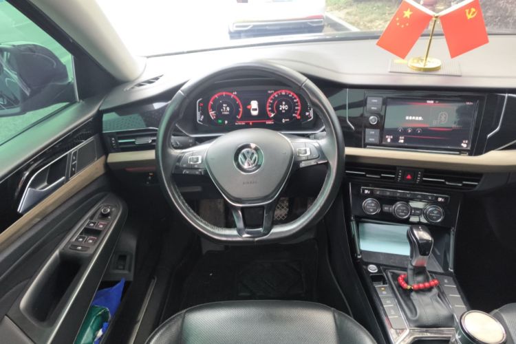 Used Volkswagen Passat 2019 330TSI Luxury Edition China VI Standard Steering Wheel