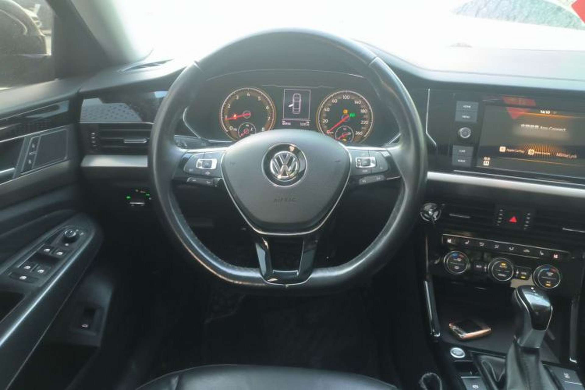 Used Volkswagen Passat 2019 330TSI Elite Edition China VI Steering Wheel