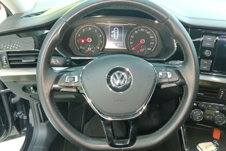 Used Volkswagen Passat 2019 330TSI Elite Edition China VI Steering Wheel