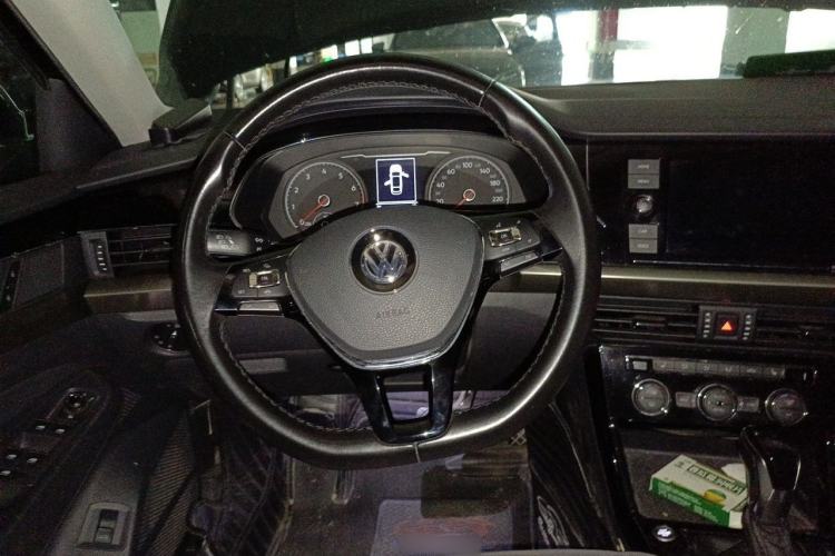 Used Volkswagen Passat 2019 330TSI Elite Edition China VI Steering Wheel