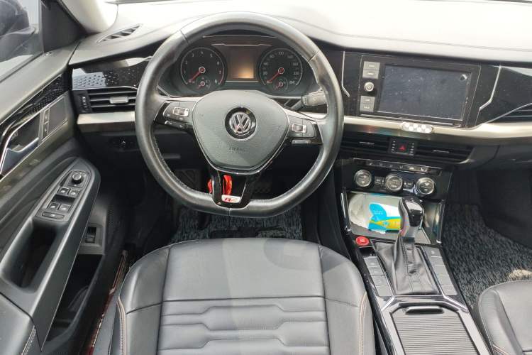 Used Volkswagen Passat 2019 280TSI Elite Edition China V Standard Steering Wheel