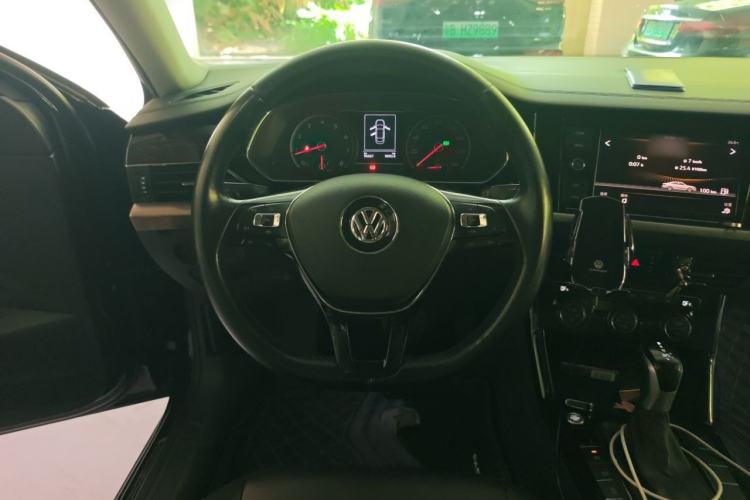 Used Volkswagen Passat 2019 330TSI Elite Edition China VI Steering Wheel