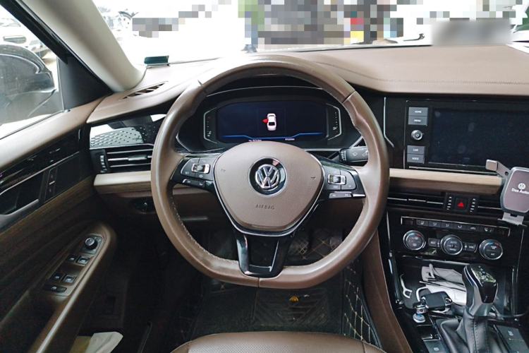 Used Volkswagen Passat 2019 330TSI Luxury Edition China VI Standard Steering Wheel