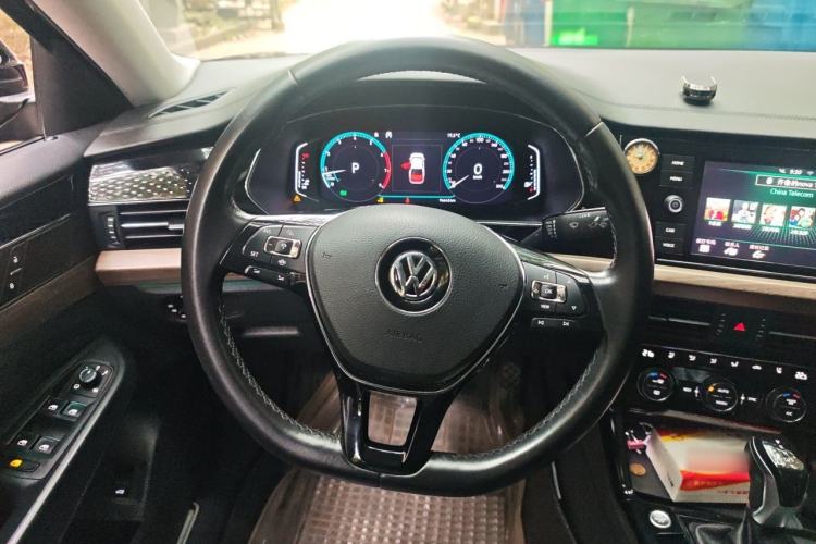 Used Volkswagen Passat 2019 330TSI Luxury Edition China V Standard Steering Wheel