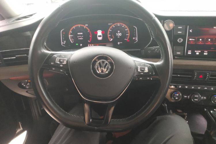 Used Volkswagen Passat 2019 330TSI Luxury Edition China VI Standard Steering Wheel