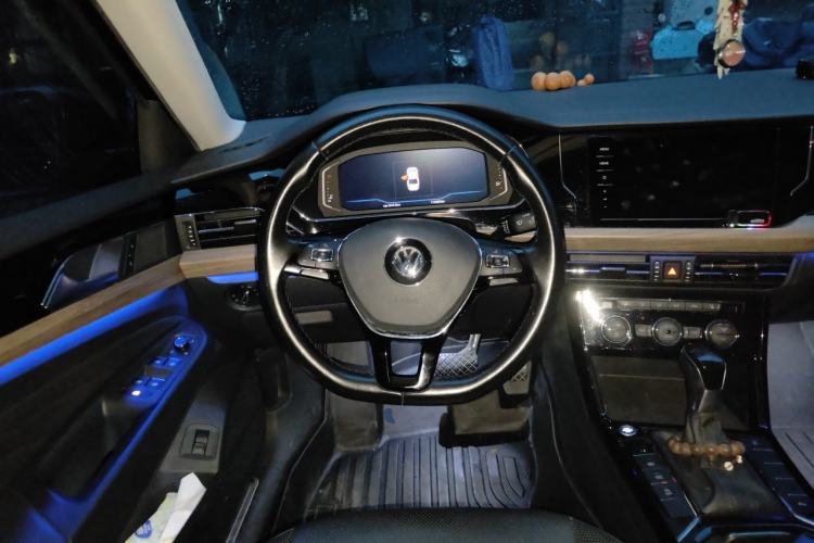 Used Volkswagen Passat 2019 330TSI Prestige Edition China V Standard Steering Wheel