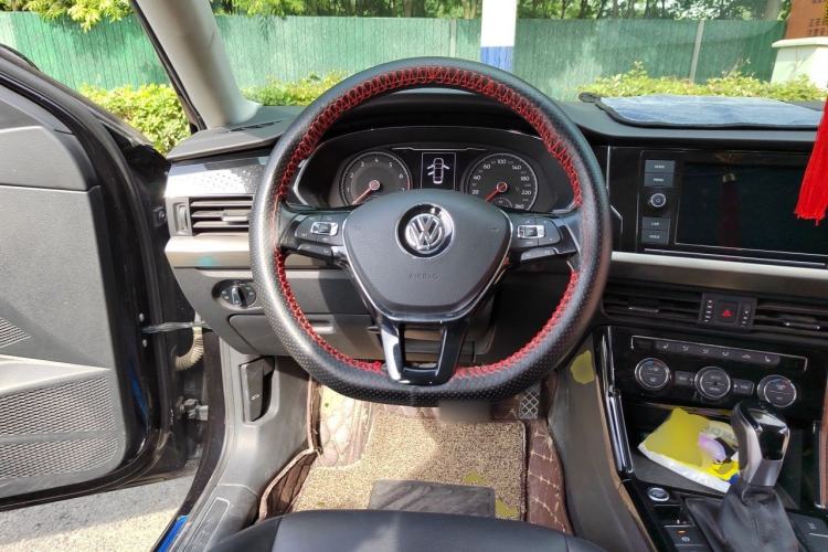 Used Volkswagen Passat 2019 330TSI Elite Edition China VI Steering Wheel