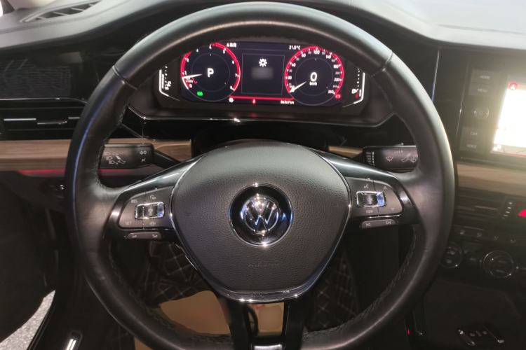 Used Volkswagen Passat 2019 330TSI Luxury Edition China VI Standard Steering Wheel
