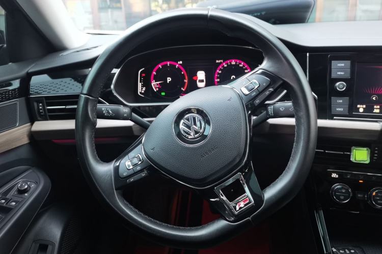 Used Volkswagen Passat 2019 330TSI Luxury Edition China V Standard Steering Wheel
