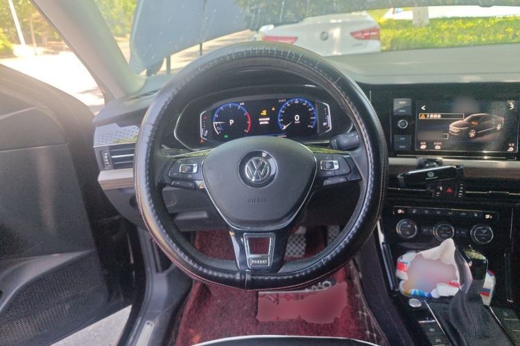 Used Volkswagen Passat 2019 330TSI Luxury Edition China VI Standard Steering Wheel