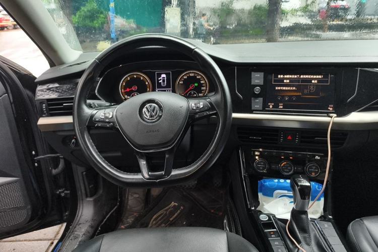 Used Volkswagen Passat 2019 330TSI Elite Edition China VI Steering Wheel