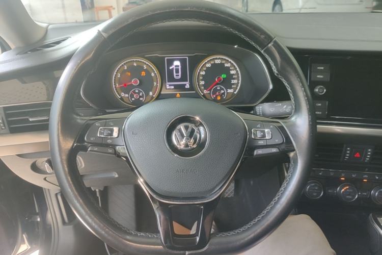 Used Volkswagen Passat 2019 330TSI Elite Edition China VI Steering Wheel