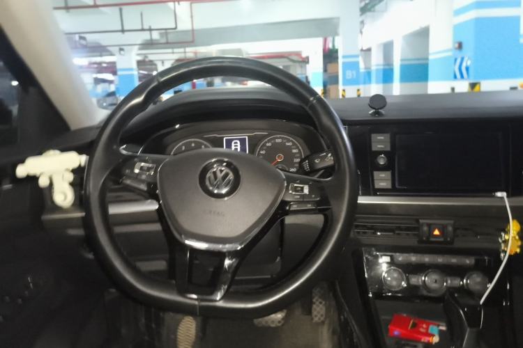 Used Volkswagen Passat 2019 330TSI Elite Edition China VI Steering Wheel