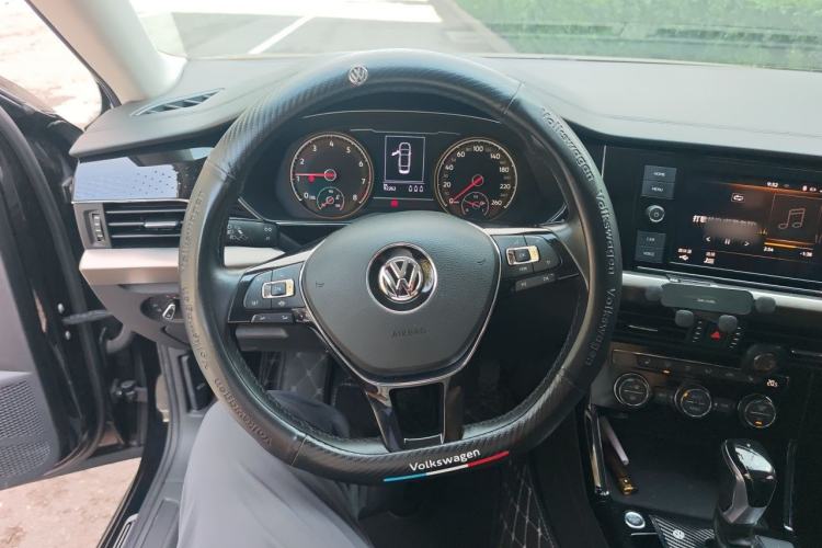 Used Volkswagen Passat 2019 330TSI Elite Edition China V Standard Steering Wheel