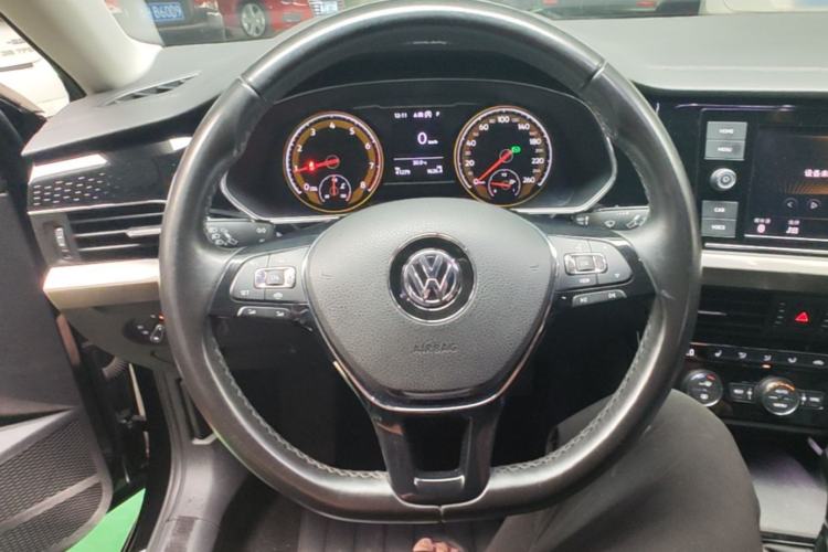 Used Volkswagen Passat 2019 330TSI Elite Edition China VI Steering Wheel