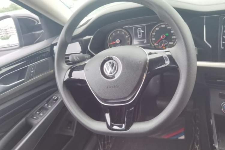 Used Volkswagen Passat 2019 280TSI Business Edition China VI Steering Wheel