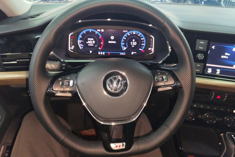 Used Volkswagen Passat 2019 380TSI Luxury Edition China VI Standard Steering Wheel