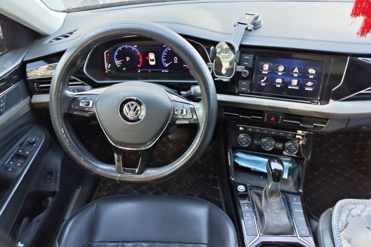 Used Volkswagen Passat 2019 330TSI Luxury Edition China VI Standard Steering Wheel