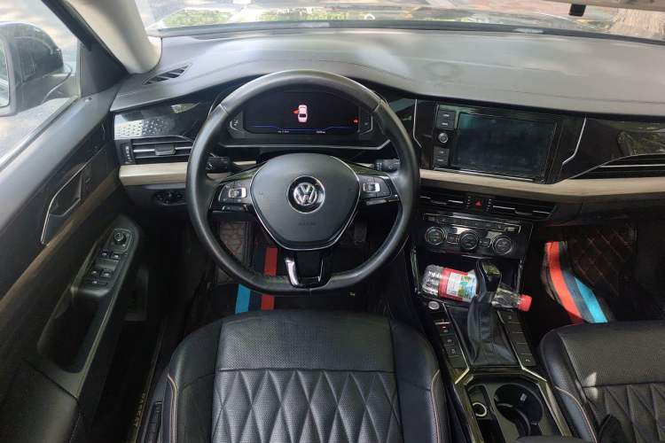 Used Volkswagen Passat 2019 330TSI Luxury Edition China VI Standard Steering Wheel