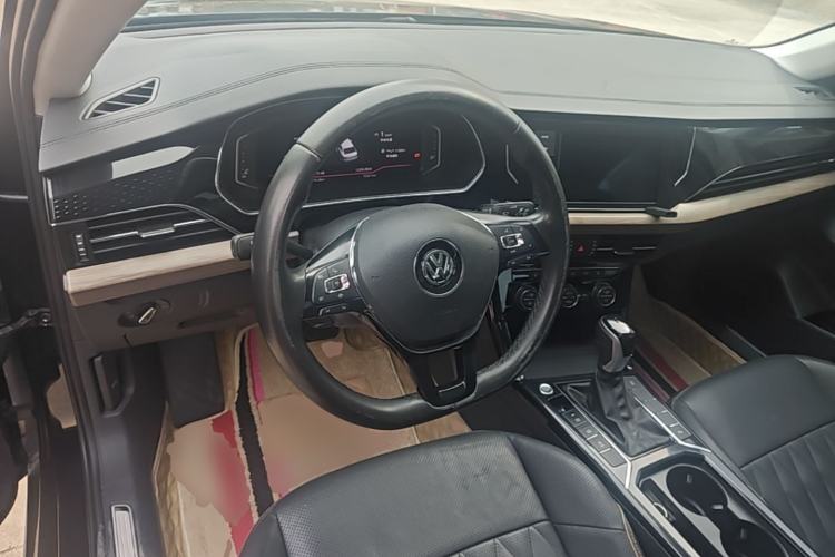 Used Volkswagen Passat 2019 380TSI Luxury Edition China VI Standard Steering Wheel