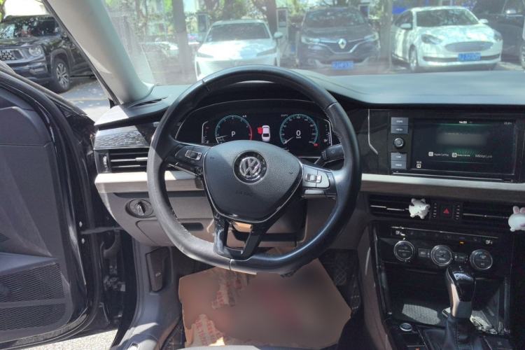 Used Volkswagen Passat 2019 330TSI Luxury Edition China VI Standard Steering Wheel