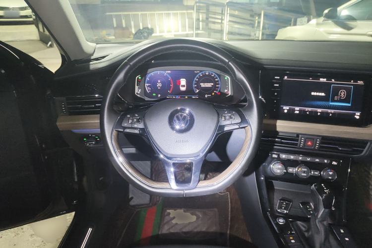 Used Volkswagen Passat 2019 380TSI Prestige Edition China VI Standard Steering Wheel