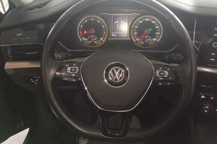 Used Volkswagen Passat 2019 330TSI Elite Edition China V Standard Steering Wheel