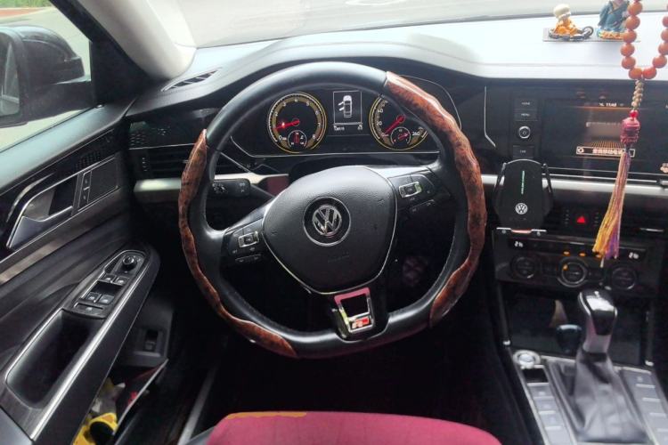 Used Volkswagen Passat 2019 330TSI Elite Edition China VI Steering Wheel