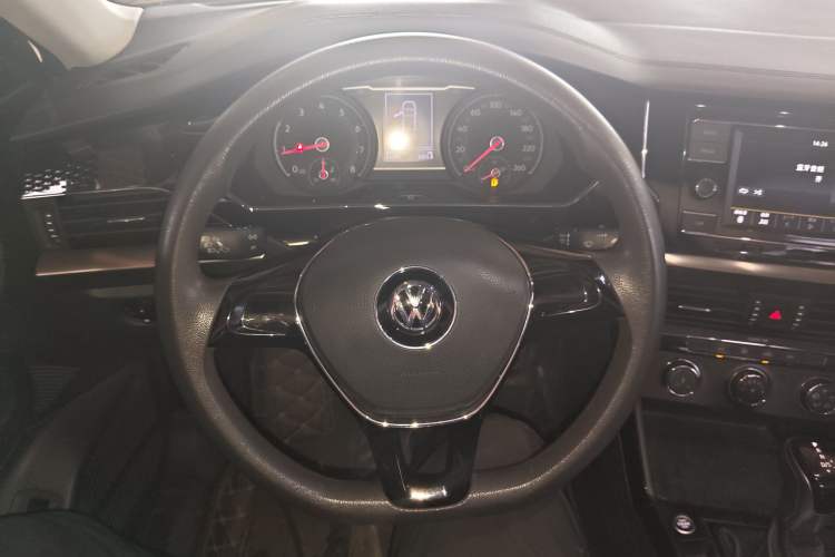Used Volkswagen Passat 2019 280TSI Business Edition China VI Steering Wheel