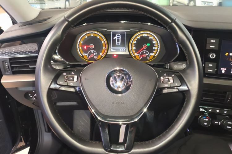 Used Volkswagen Passat 2019 330TSI Elite Edition China VI Steering Wheel