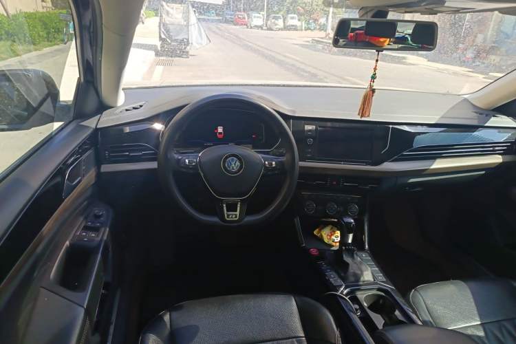 Used Volkswagen Passat 2019 330TSI Luxury Edition China VI Standard Steering Wheel