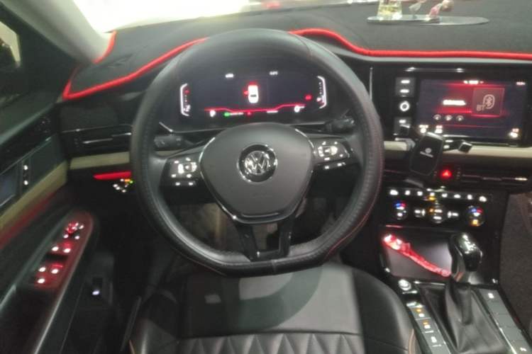 Used Volkswagen Passat 2019 330TSI Luxury Edition China VI Standard Steering Wheel