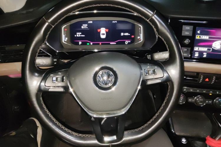 Used Volkswagen Passat 2019 330TSI Luxury Edition China VI Standard Steering Wheel