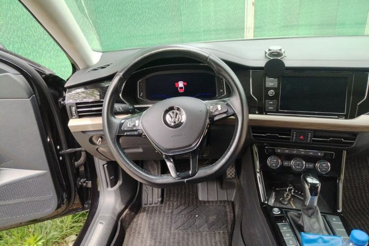 Used Volkswagen Passat 2019 330TSI Luxury Edition China VI Standard Steering Wheel