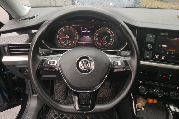 Used Volkswagen Passat 2019 330TSI Elite Edition China VI Steering Wheel