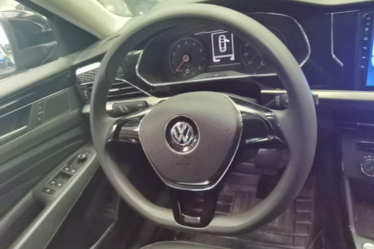 Used Volkswagen Passat 2019 280TSI Business Edition China VI Steering Wheel