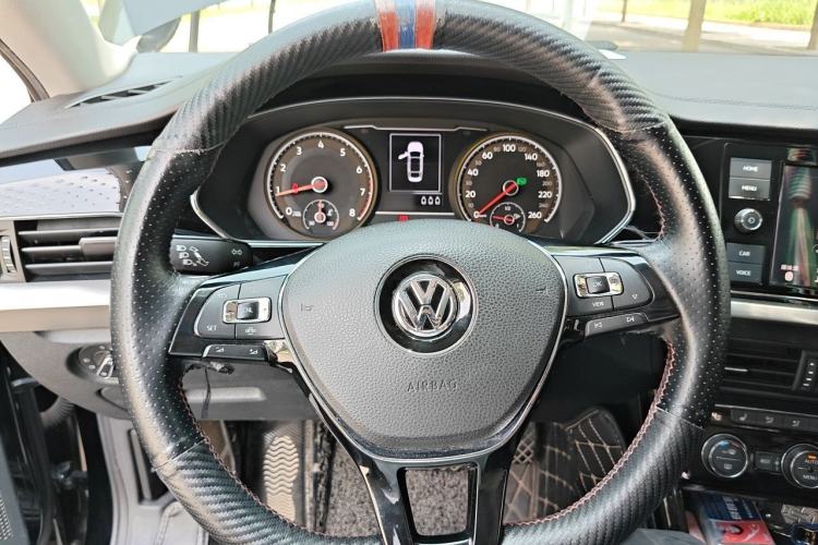 Used Volkswagen Passat 2019 330TSI Elite Edition China VI Steering Wheel