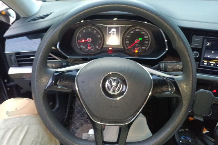 Used Volkswagen Passat 2019 280TSI Business Edition China VI Steering Wheel